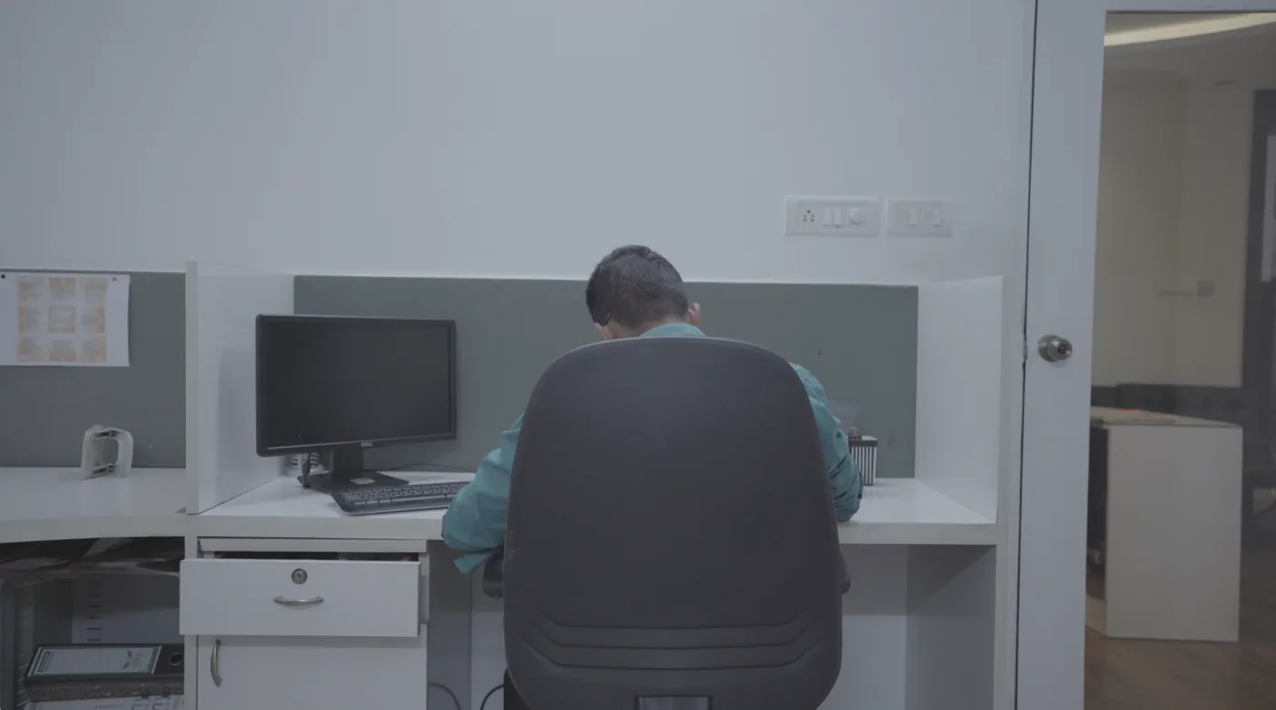 Practical Shoot: Four Desks in Standard Classroom